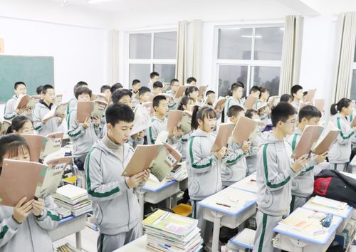 學(xué)生課后服務(wù)收費(fèi)3300引爭議,家長很貪心,教育局的回復(fù)大快人心